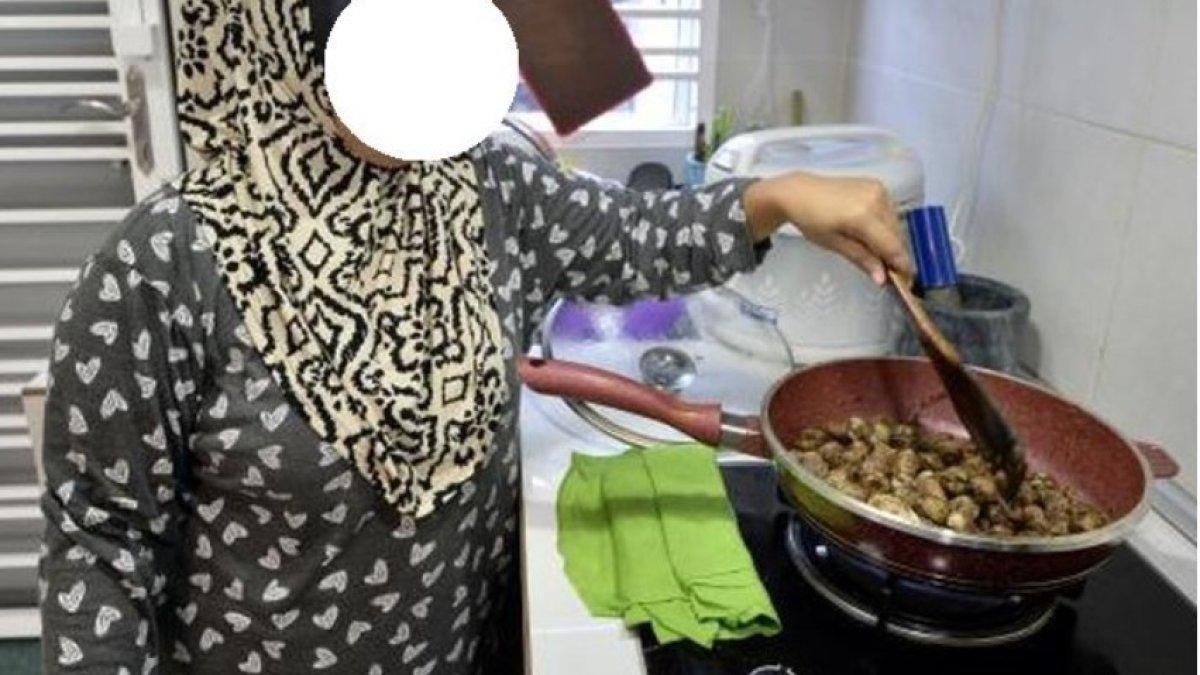 ia mulai mencoba untuk memasak