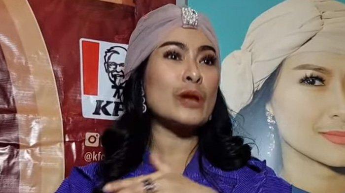 Iis Dahlia kerap ikut arisan.