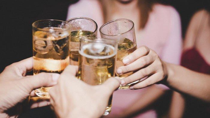 Ilustrasi - Dinkes Surabaya bersama BPOM bongkar fakta soal isu minuman keras atau miras sachet yang viral