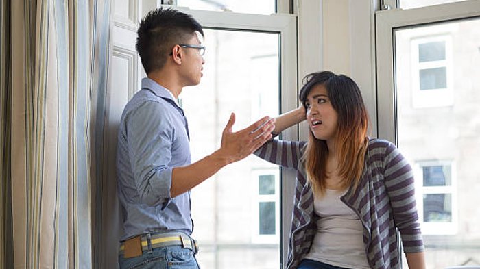Ilustrasi pasangan berdebat.