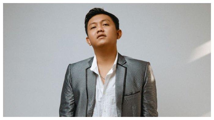 Denny Caknan bernama asli Deni Setiawan.