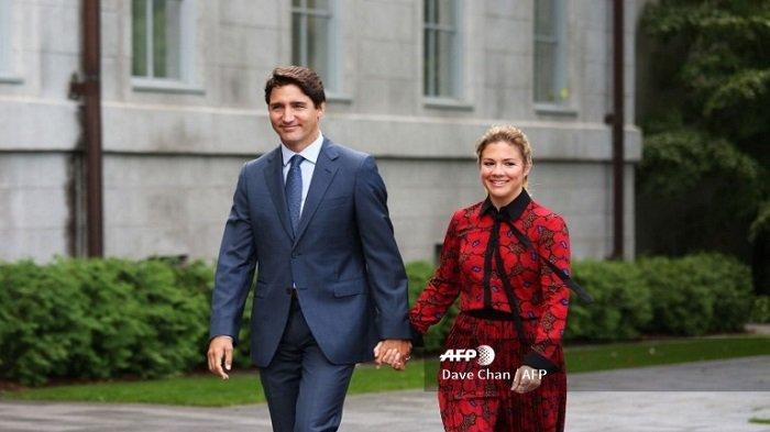 Foto diambil pada (11/9/2019) Perdana Menteri Kanada Justin Trudeau dan istrinya Sophie Gregorie Trudeau tiba di Rideau Hall di Ottawa. Istri Perdana Menteri Kanada Justin Trudeau telah dites positif untuk virus corona baru, kantornya mengatakan pada 22 Maret 2020.