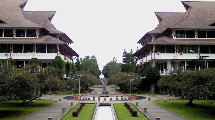 ITB tawarkan bayar kuliah dengan skema cicilan dan bunga bak pinjol.  