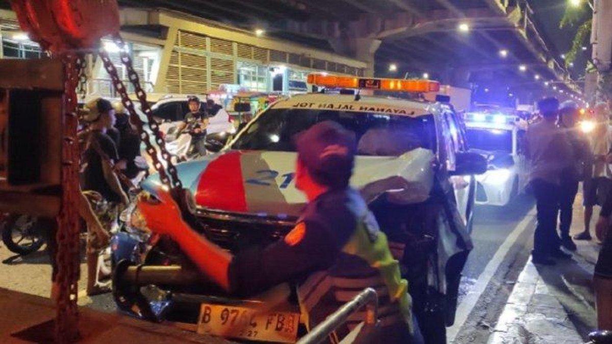 J sempat tidak sadarkan diri ketika menabrak pembatas trotoar