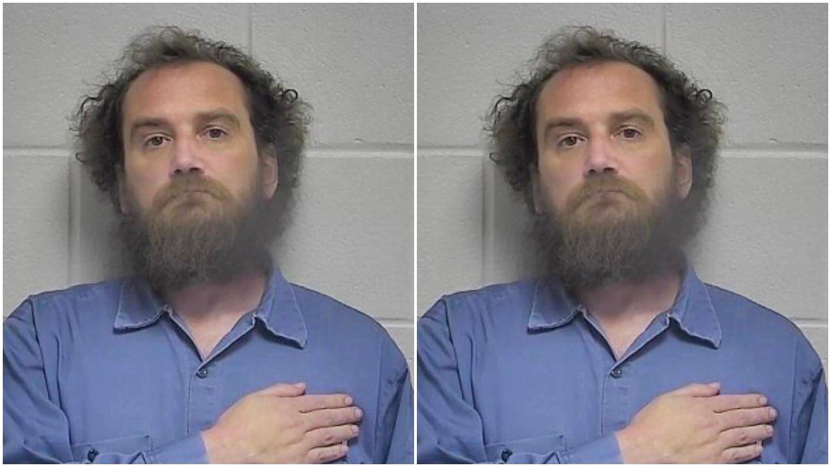 James William Nott, tersangka penjual tengkorak manusia asli di Facebook.