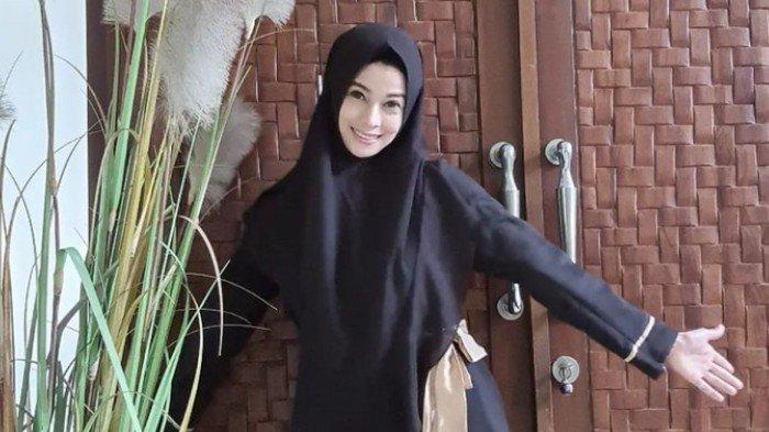 Jihan Fahira memutuskan berhijab pada 2016