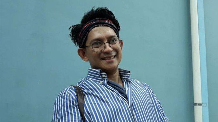 KABAR JUPITER FORTISSIMO - Setelah 2 tahun bebas dari penjara, Jupiter Fortissimo kini jadi penjual baju dan sambal.