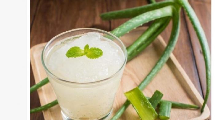 Gel lidah buaya memiliki sifat pelembap dan dapat membantu merangsang pertumbuhan rambut.