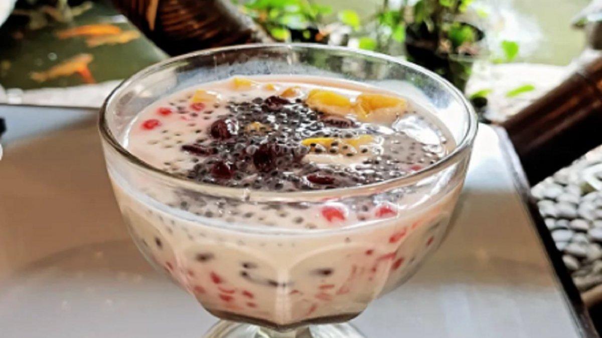 Inilah cara mudah membuat Es Kacang Merah, minuman khas Manado, Sulut, kuncinya rebus kacang dengan api kecil, tambahkan susu kental manis supaya gurih