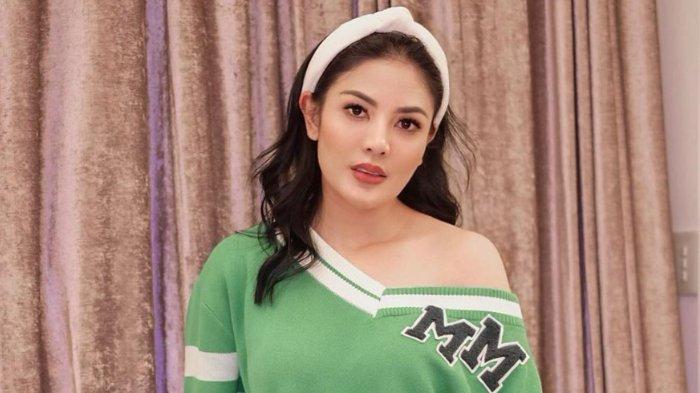 Inilah profil dan akun medsos Nindy Ayunda yang sempat ada masalah sengan artis Olla Ramlan kini sudah membaik
