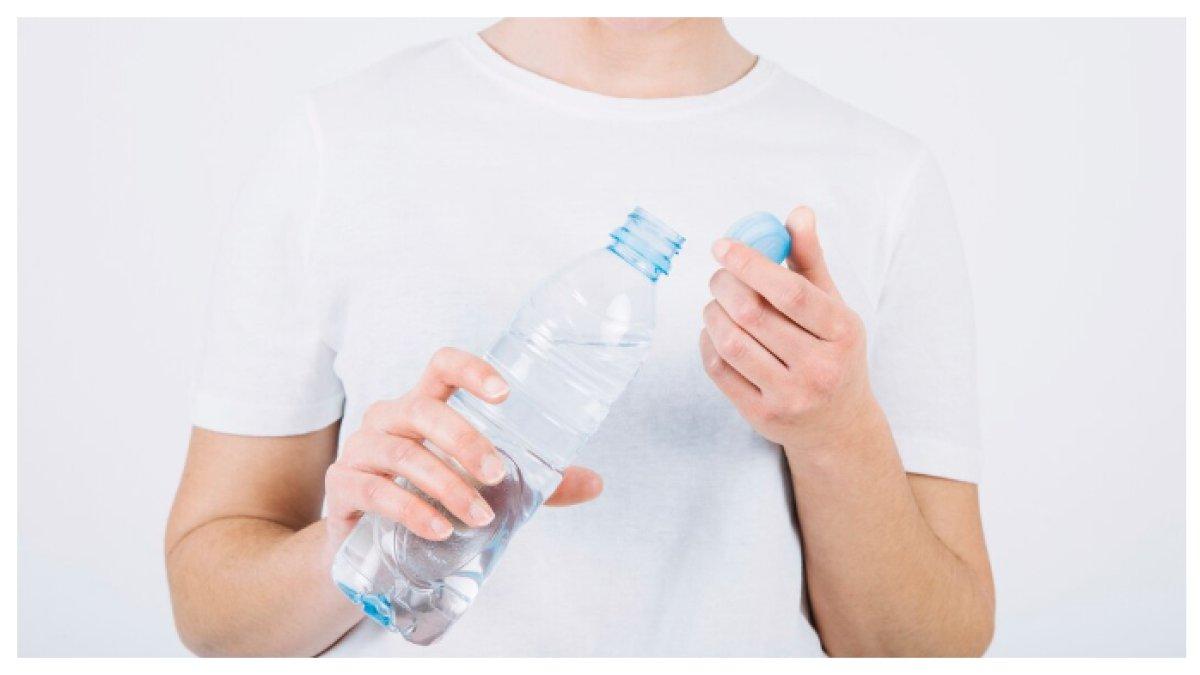 KEMASAN BOTOL - Sering minum air kemasan, Waspada dalam kemasannya bisa membahayakan kesehatan tubuh dalam jangka panjang.