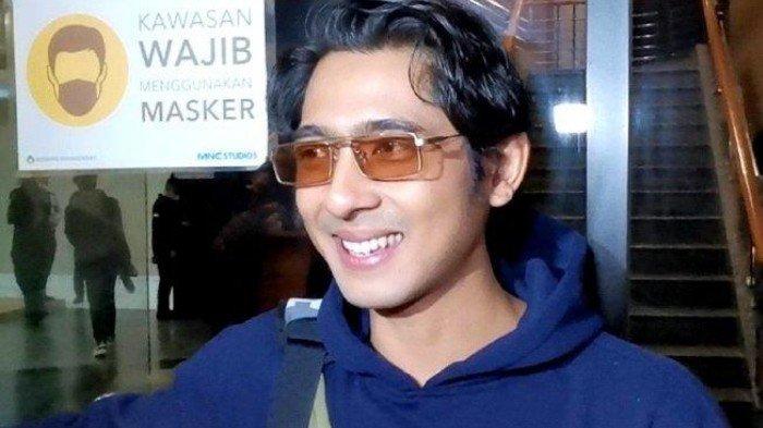 Arya Saloka untuk pertama kalinya membintangi film bergenre horor berjudul Lembayung.