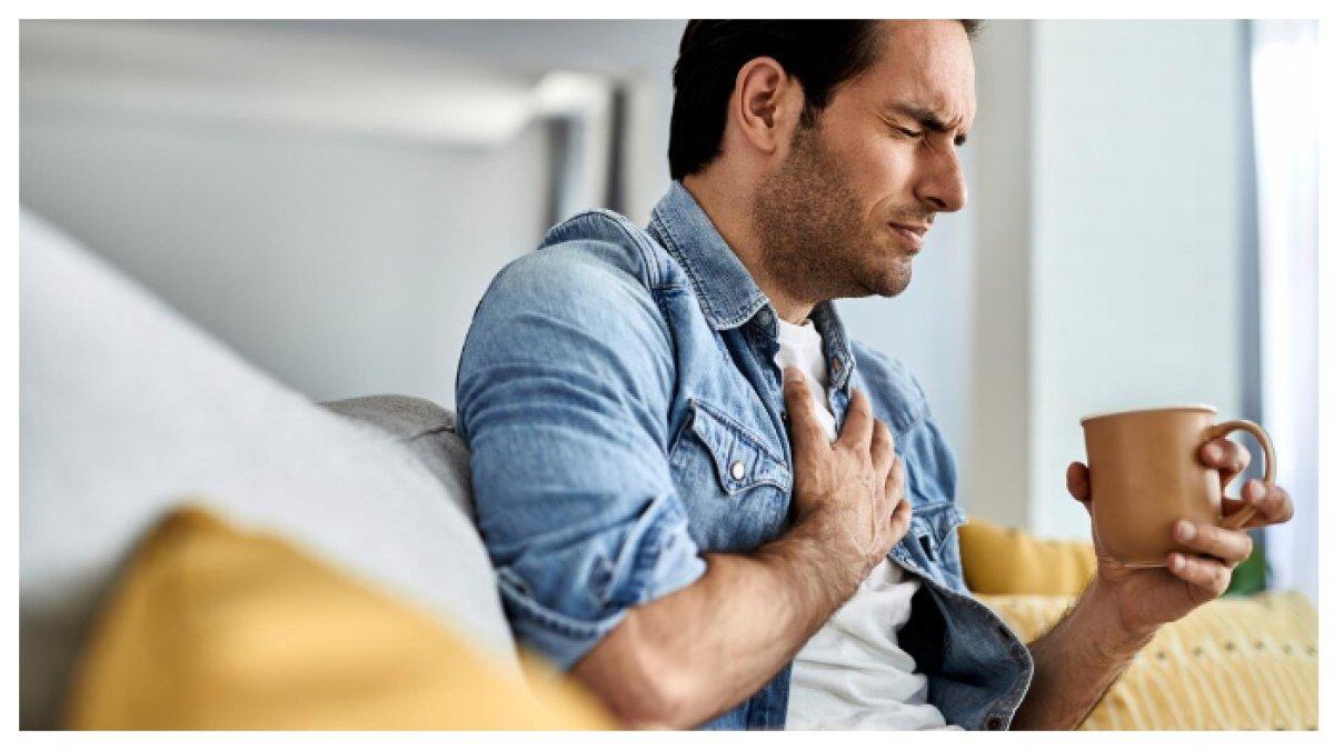 KESEHATAN JANTUNG - Serangan jantung bisa dicegah dengan mengenali gejalanya lebih awal. Jaga pola makan sehat, olahraga, dan rutin periksa kesehatan jantung.