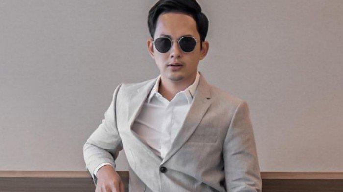 Kiki Farrel bantah kedekatan dengan Elly Sugigi