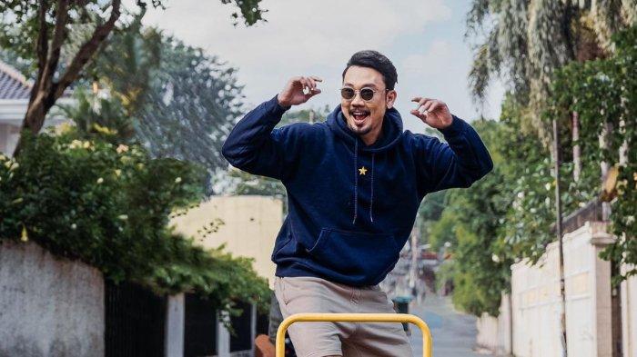 Denny Sumargo klarifikasi kabar kehamilan sang istri.