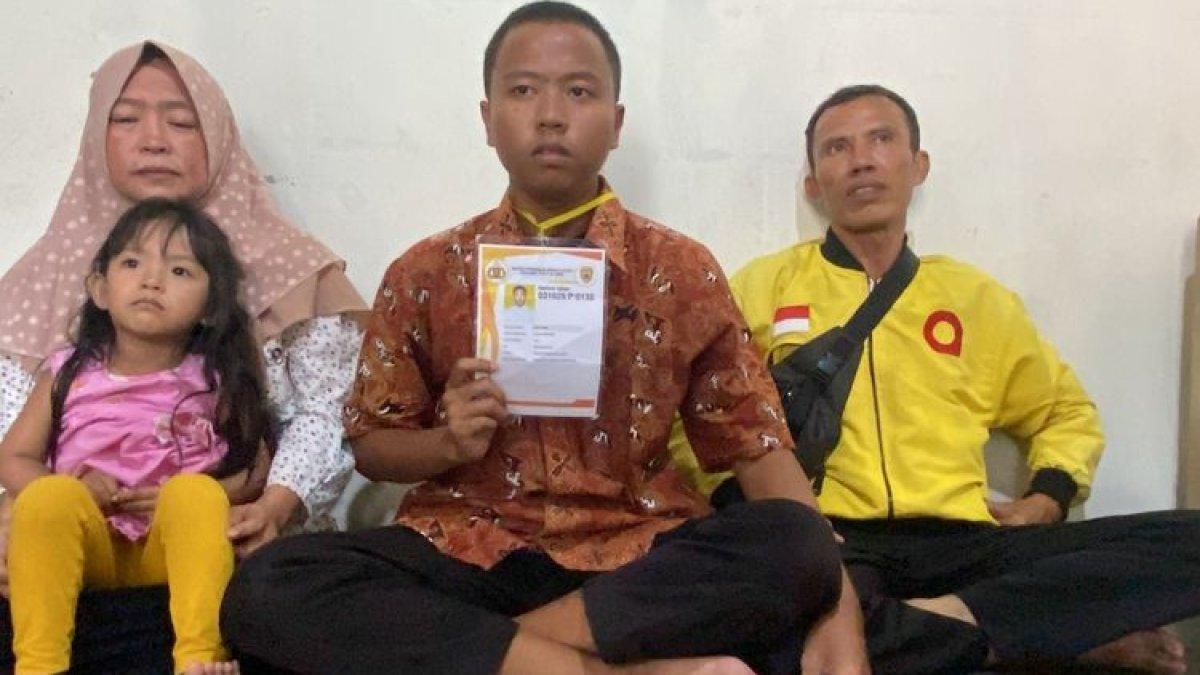 Kisah Rizqi (19) anak driver ojek online yang diterima menjadi bintara Polri, Kamis (20/7/2023).