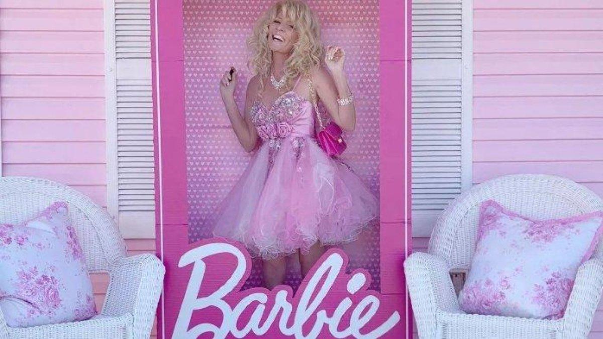 Kisah seorang nenek 54 tahun yang terobsesi barbie