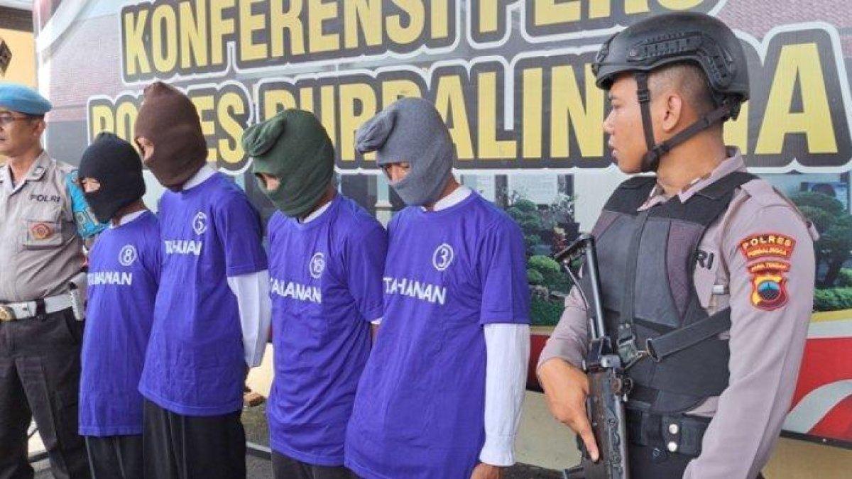 Konferensi pers kasus persetubuhan yang dilakukan empat orang kakek-kakek di Purbalingga yang tega menyetubuhi seorang gadis berumur 14 tahun hingga hamil enam bulan, Kamis (13/7/2023).