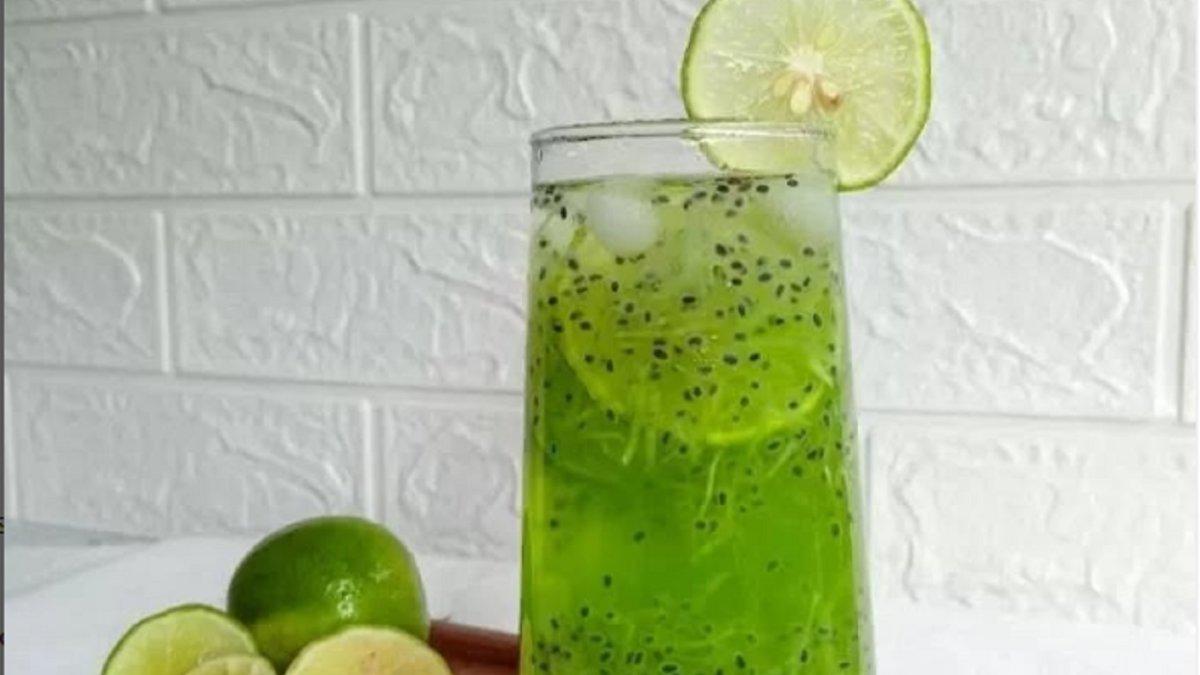 Inilah cara mudah membuat Es Kuwut, minuman segar Khas Bali, kuncinya wajib diberi air jeruk lemon supaya manis alami, gunakan sirup secukupnya
