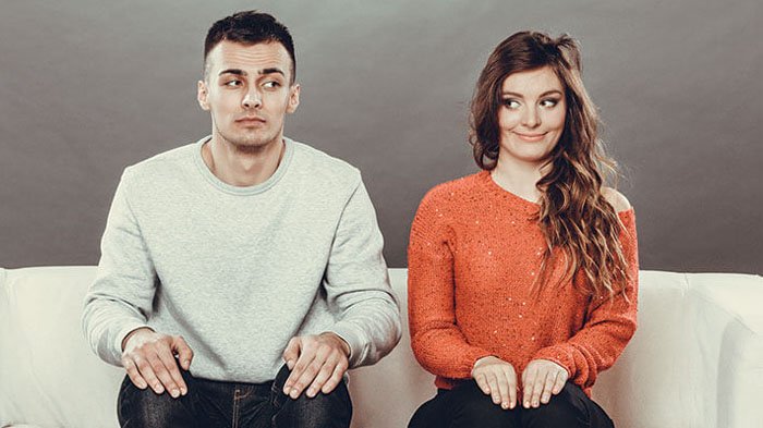 Pria yang menyukaimu mungkin akan berusaha untuk selalu tampil yang terbaik di depanmu.