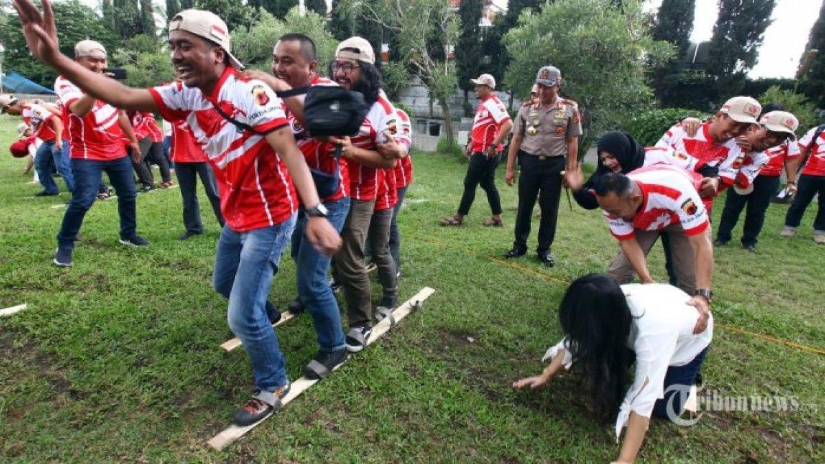 lomba bakiak