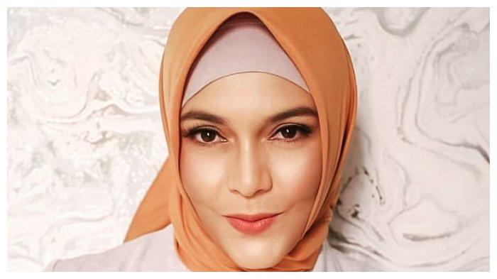 ARTIS PENGURUS PAN - Dokter sekaligus aktris dan presenter ini kembali tampil dalam peran baru di PAN.