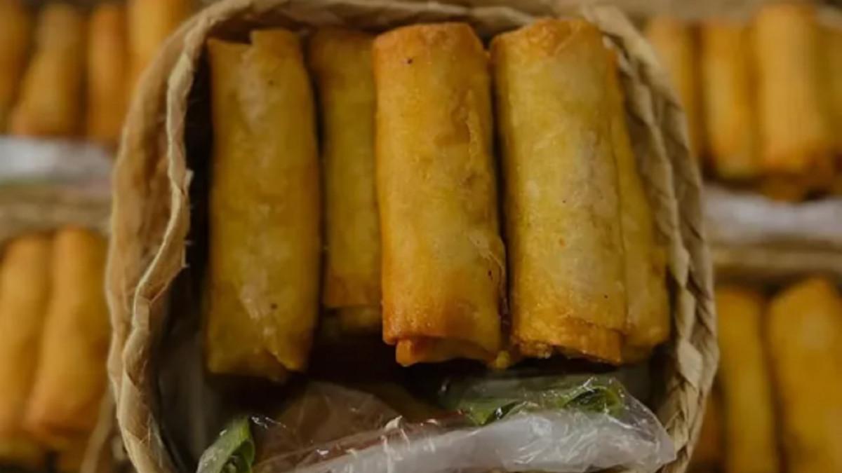 Inilah cara mudah membuat lumpia khas Semarang, Jawa Tengah, kuncinya pada isian gurih berbumbu dan kulit renyah garing yang bikin ketagihan!