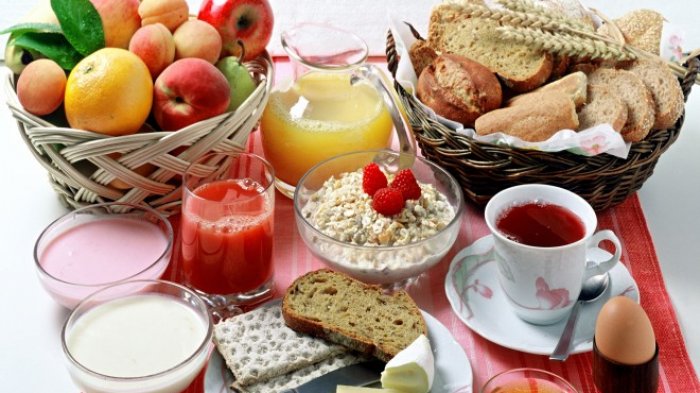 Menjual hidangan sahur