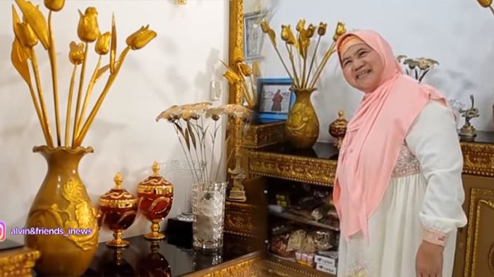Mamah Dedeh punya rumah megah berlapis emas.