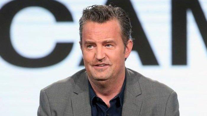 Matthew Perry bintang serial Friends ditemukan meninggal dunia di bak mandi rumahnya.