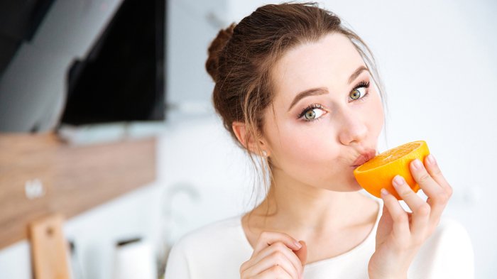 Jeruk kaya akan vitamin C dan sudah sangat terkenal baik untuk kesehatan tubuh.
