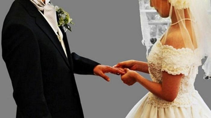 SA menikahi SR sejak tahun 16 September 2016 dan membawa SR ke Palu pada Tahun 2017.
