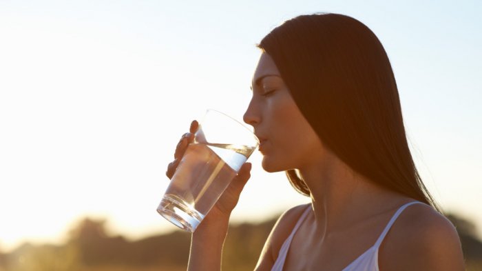 minum air
