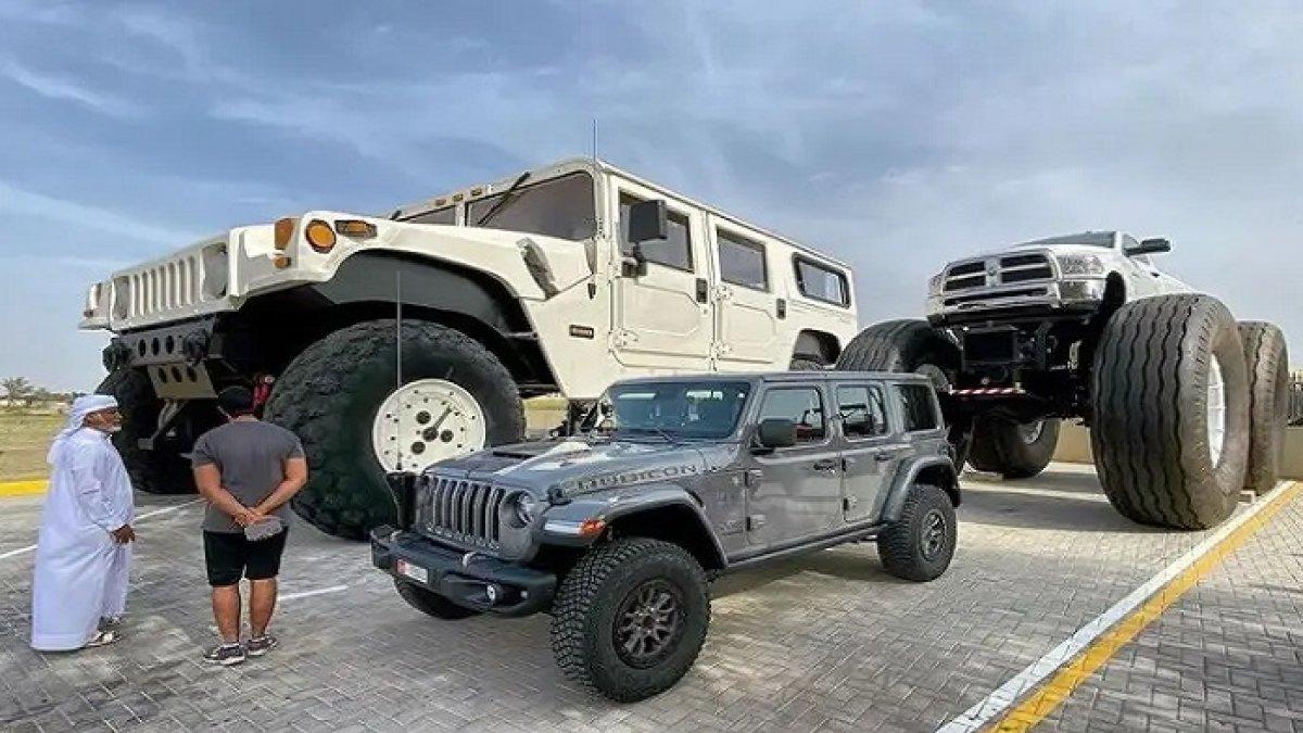 Mobil-mobil raksasa milik Syekh Hamad bin Hamdan Al Nahyan.