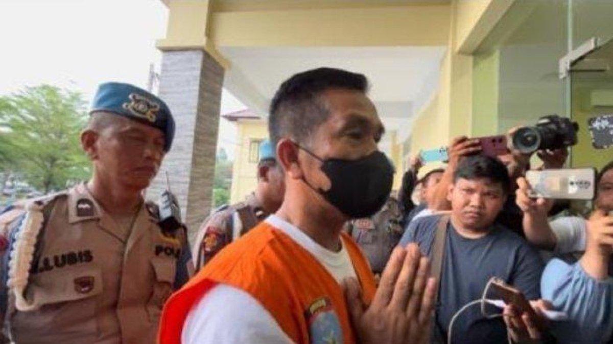 Momen AKBP Achiruddin Hasibuan nangis saat curhat dua anaknya yang balita diduga tak diizinkan menjenguknya di sel tahanan, Senin (8/5/2023).
