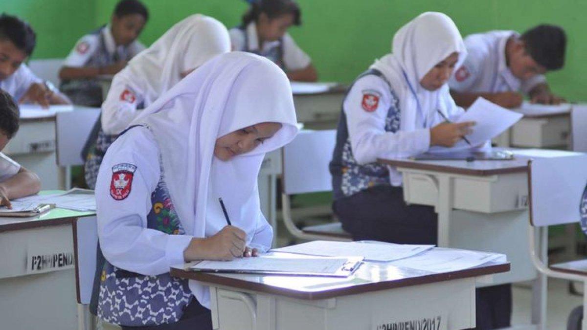 Simak 4 kunci jawaban soal essay buku IPS pedoman siswa Lembar Aktivitas 16 halaman 163
