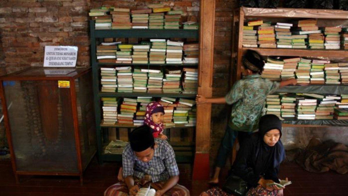 19 kunci jawaban soal IPS kelas 2 SD/ MI Semester 1 Kurikulum Merdeka, bab dokumen diri dan keluarga