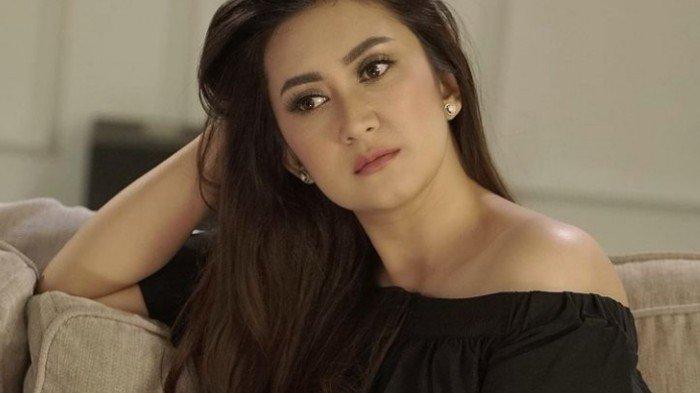 Nafa Urbach dilantik jadi anggota DPR