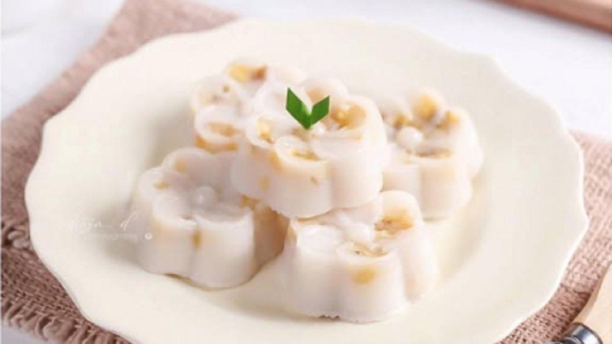 Inilah cara mudah membuat Nagasari, kue khas Bireuen, Aceh, kuncinya pilih pisang yang pas, kukus dulu jika mau empuk , sajikan sesuai selera 