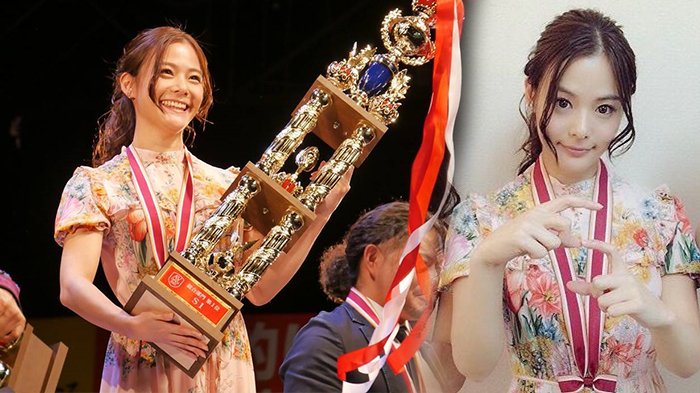 Astaga! Terlihat Begitu Gembira Pegang Trofi, Wanita Cantik ini Ternyata Menangkan Penghargaan