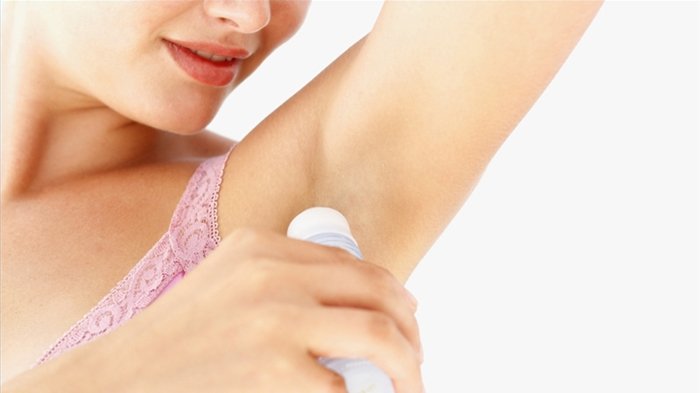 Deodoran dapat mengatasi bau badan dengan cepet