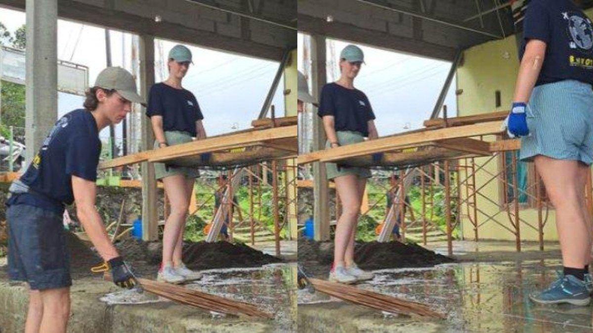 Para bule ini jago mengaduk semen bak tukang bangunan profesional