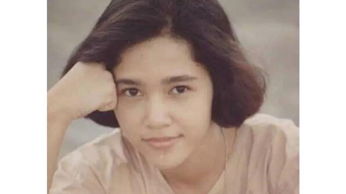 POTRET MASA MUDA MAIA ESTIANTY - Saat masih duduk di bangku SMP, paras Maia Estianty sudah mencuri perhatian. Banyak yang menyebut ia sangat mirip dengan putranya, El Rumi.