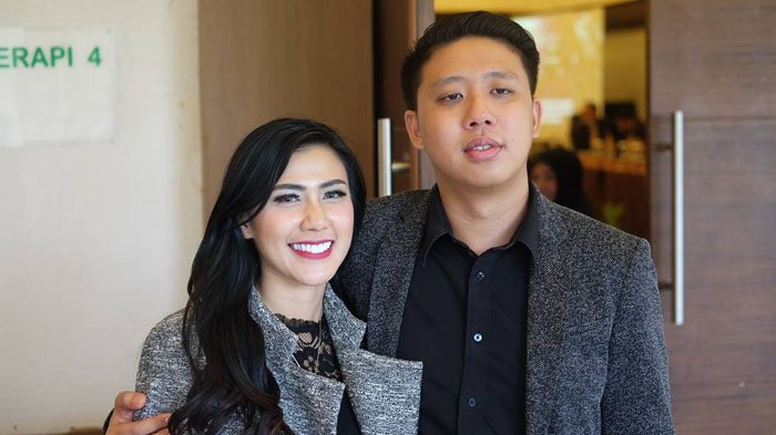 Pasangan Rey Utami dan Pablo Benua.