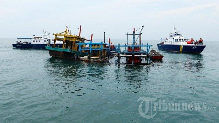 Jurusan Perikanan adalah program studi yang berkaitan dengan ilmu dan teknologi yang terkait dengan pengelolaan sumber daya perairan