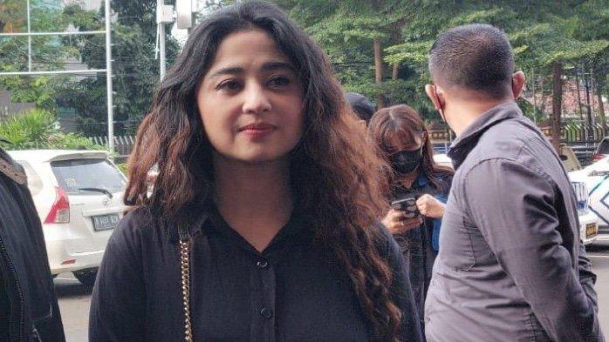 Dewi Perssik ingin pernikahan berikutnya dilakukan dengan melalui proses taaruf.