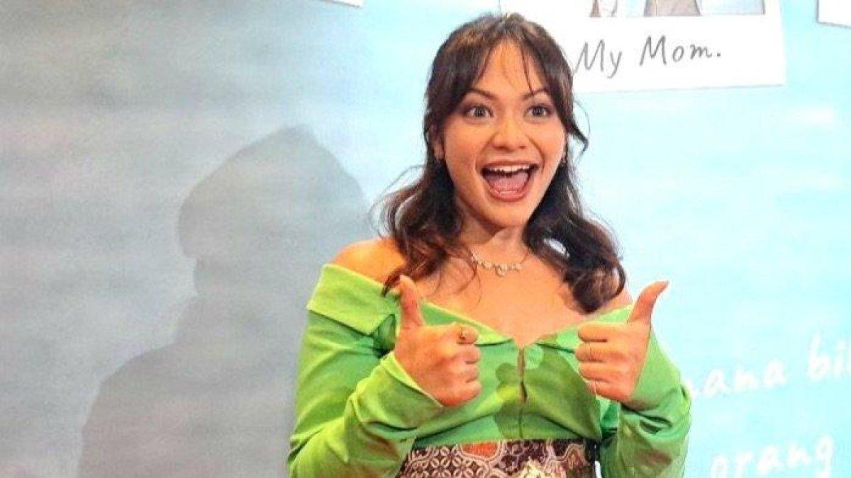 AMEL CARLA TURUN BERAT BADAN - Amel Carla sukses menurunkan berat badannya hingga 13 kg.