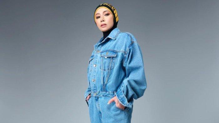 Melly Goeslaw dilantik jadi anggota DPR