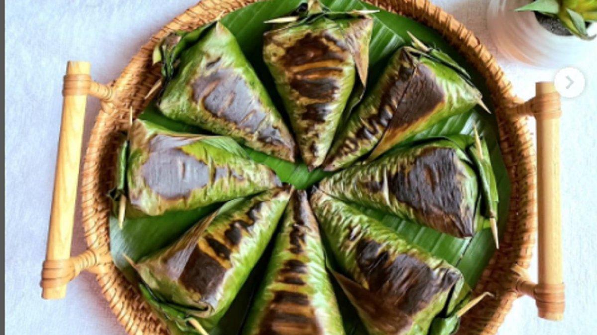 Inilah cara mudah membuat Pengkang, makanan khas Pontianak, KalBar, kuncinya jangan kebanyakan isian, gunakan sedikit garam dan daun pandan