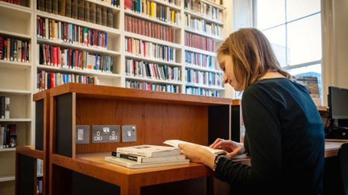 Jurusan ilmu perpustakaan juga jadi salah satu jurusan kuliah yang cocok untuk orang pendiam
